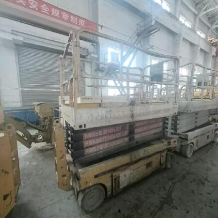 徐工GTJZ1012剪叉式高空作业平台