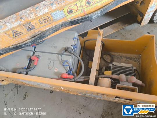 徐工GTJZ1012剪叉式高空作業(yè)平臺