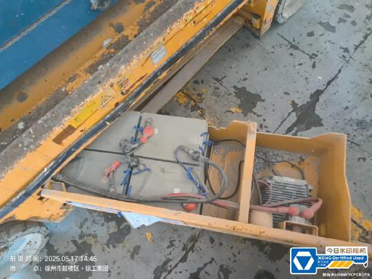 徐工GTJZ1012剪叉式高空作業(yè)平臺