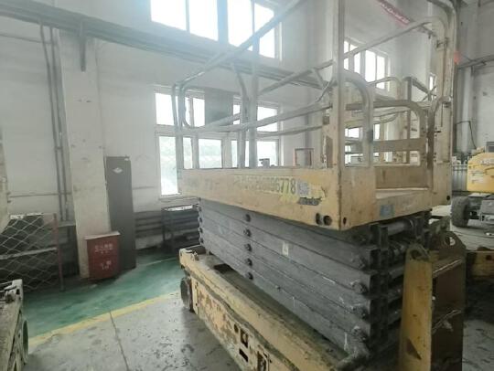 徐工GTJZ1212剪叉式高空作業平臺