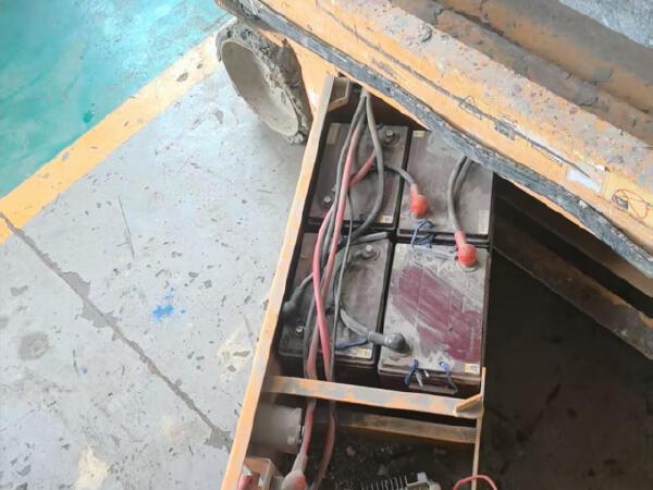 徐工GTJZ1212剪叉式高空作業平臺