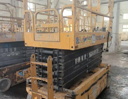 徐工GTJZ1212剪叉式高空作业平台