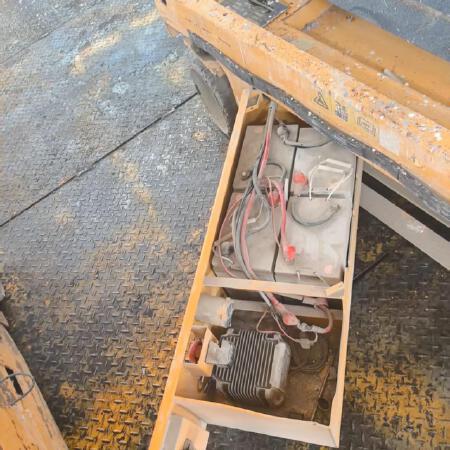 徐工GTJZ1212剪叉式高空作业平台