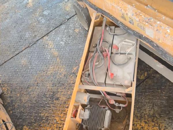 徐工GTJZ1212剪叉式高空作業(yè)平臺