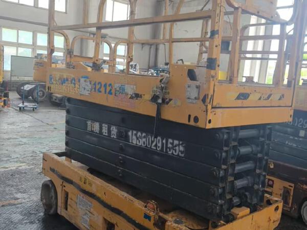 徐工GTJZ1212剪叉式高空作業(yè)平臺