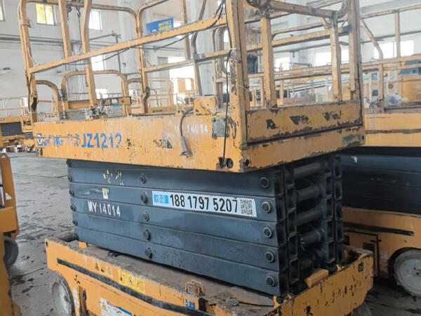 徐工GTJZ1212剪叉式高空作業(yè)平臺