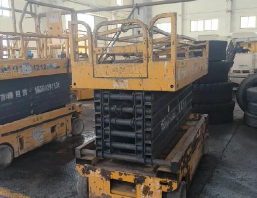 徐工GTJZ1212剪叉式高空作业平台