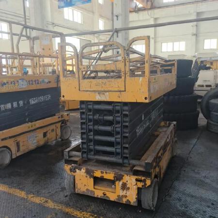 徐工GTJZ1212剪叉式高空作业平台