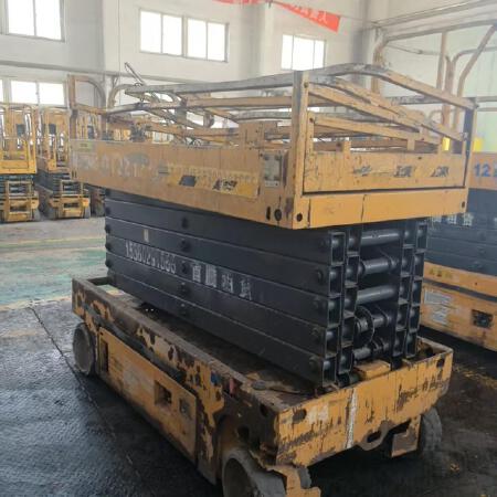 徐工GTJZ1212剪叉式高空作业平台