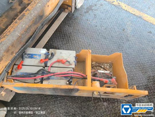徐工GTJZ1212剪叉式高空作業(yè)平臺(tái)