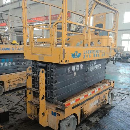 徐工GTJZ1212剪叉式高空作业平台