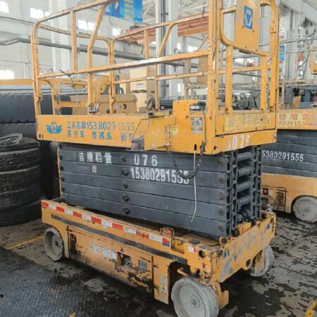 徐工GTJZ1212剪叉式高空作业平台