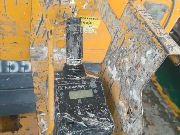 徐工GTJZ1212剪叉式高空作業(yè)平臺