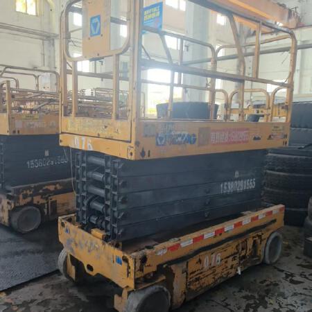 徐工GTJZ1212剪叉式高空作业平台