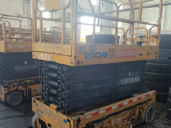 徐工GTJZ1212剪叉式高空作業(yè)平臺