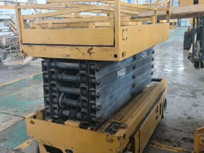 徐工GTJZ1212剪叉式高空作業(yè)平臺