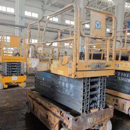 徐工GTJZ1212剪叉式高空作业平台