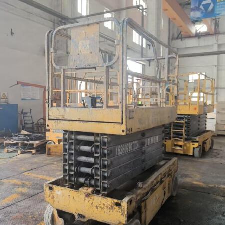 徐工GTJZ1212剪叉式高空作业平台