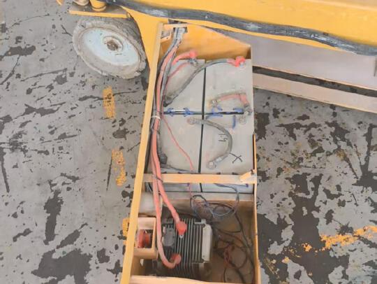 徐工GTJZ1212剪叉式高空作業平臺