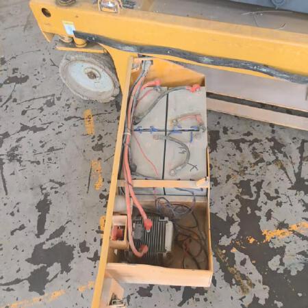 徐工GTJZ1212剪叉式高空作业平台