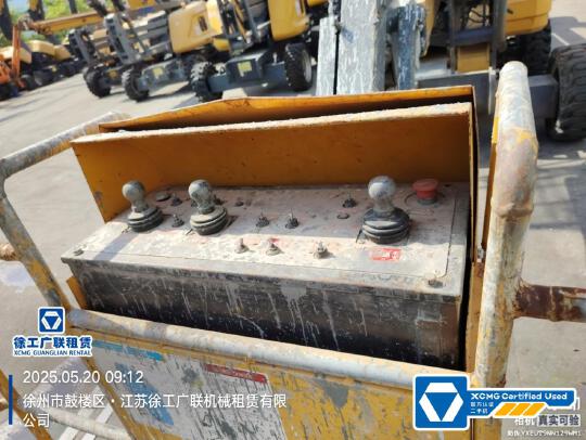 徐工GTBZ14J曲臂式高空作業平臺