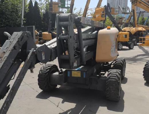 徐工GTBZ14J曲臂式高空作业平台