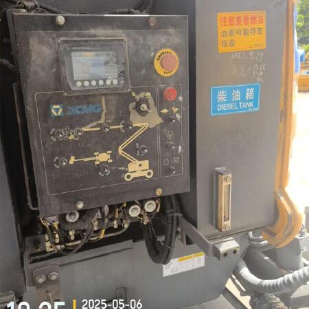 徐工GTBZ14J曲臂式高空作业平台