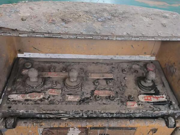 徐工GTBZ14J曲臂式高空作業(yè)平臺(tái)