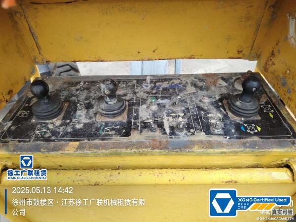 徐工GTBZ14J曲臂式高空作業(yè)平臺(tái)