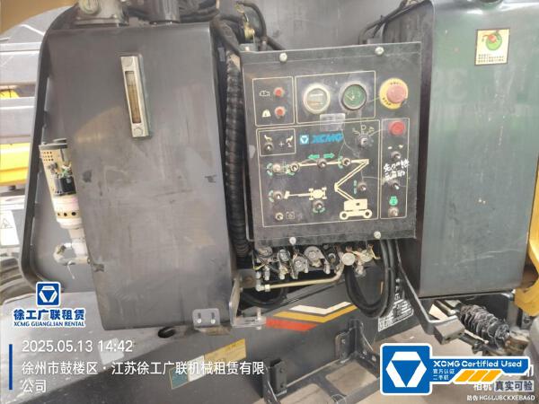 徐工GTBZ14J曲臂式高空作業(yè)平臺(tái)