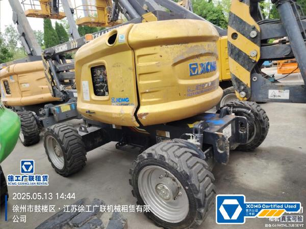 徐工GTBZ14J曲臂式高空作業(yè)平臺(tái)