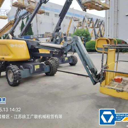 徐工GTBZ14J曲臂式高空作业平台