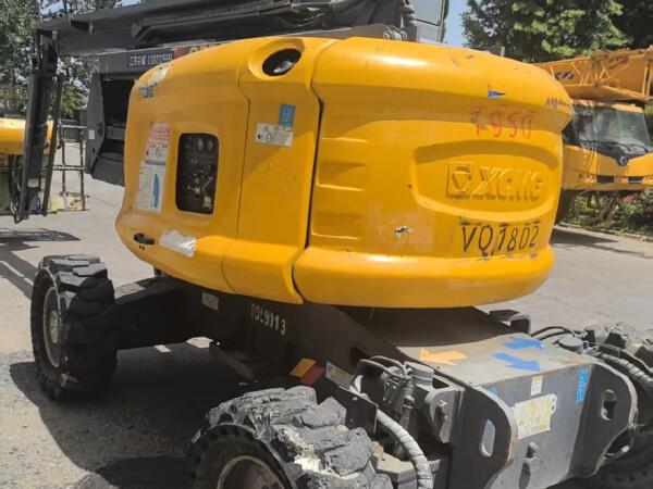 徐工GTBZ18A1曲臂式高空作業(yè)平臺