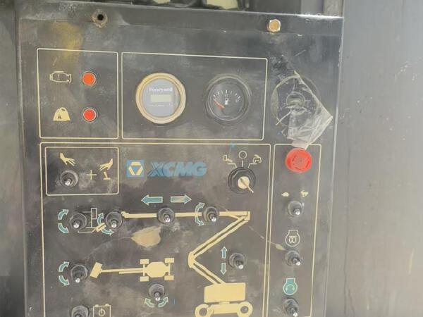 徐工GTBZ18A1曲臂式高空作業(yè)平臺