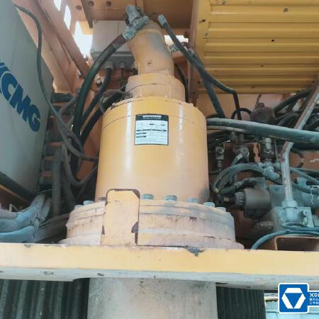 徐工XCT130汽车起重机