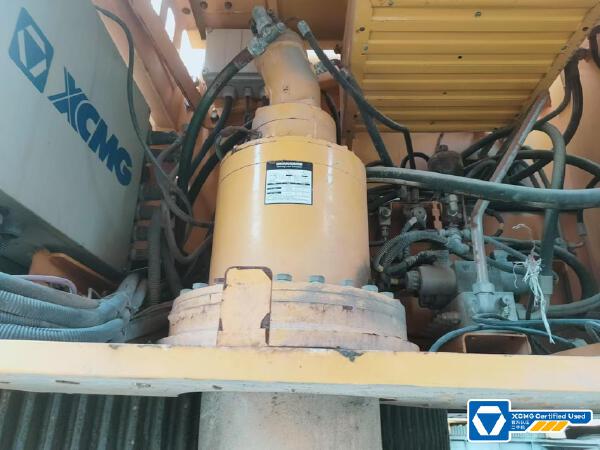 徐工XCT130汽車起重機