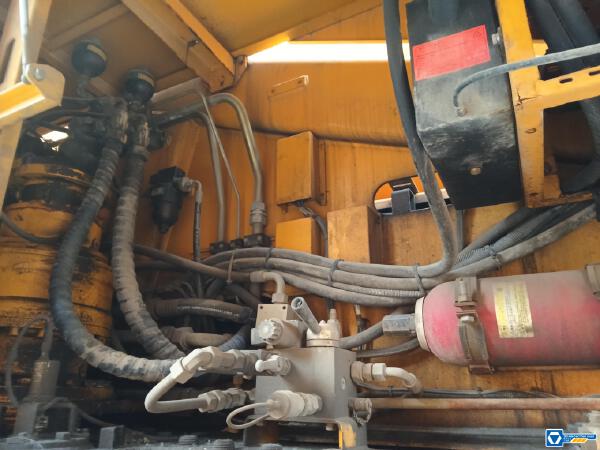 徐工XCA180全地面起重機