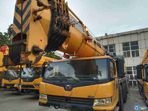 徐工XCA180全地面起重機