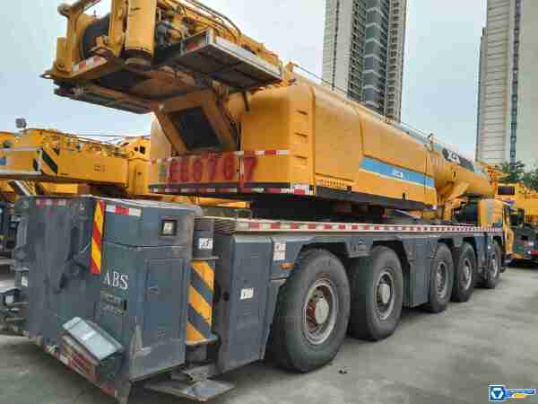 徐工XCA180全地面起重機