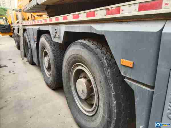 徐工XCA180全地面起重機