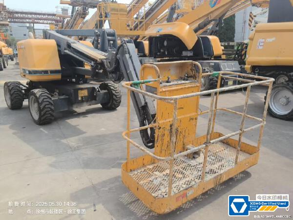 徐工GTBZ14J曲臂式高空作業(yè)平臺(tái)