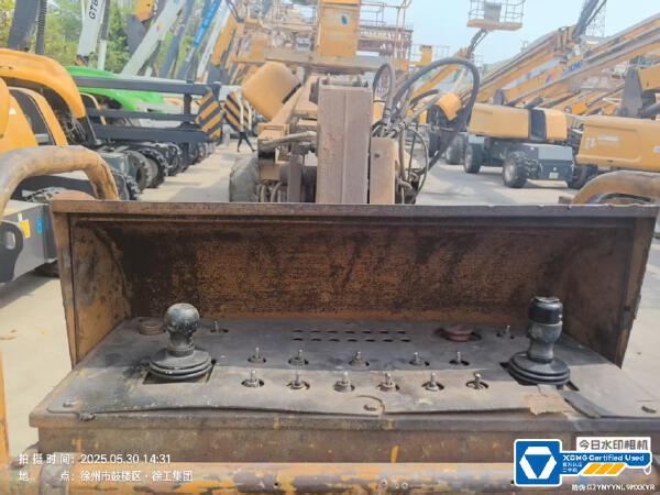 徐工GTBZ38S直臂式高空作業(yè)車(chē)