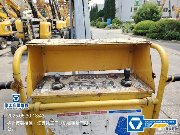 徐工GTBZ42S直臂式高空作業(yè)車