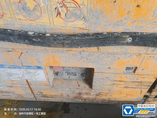 徐工GTJZ1012剪叉式高空作業(yè)平臺(tái)