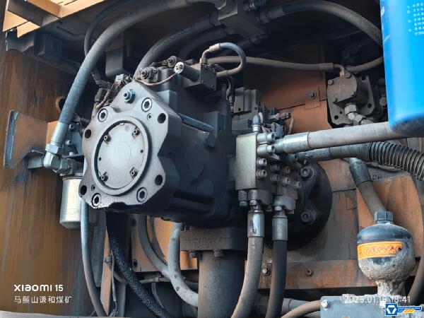 徐工XE750D履帶式挖掘機