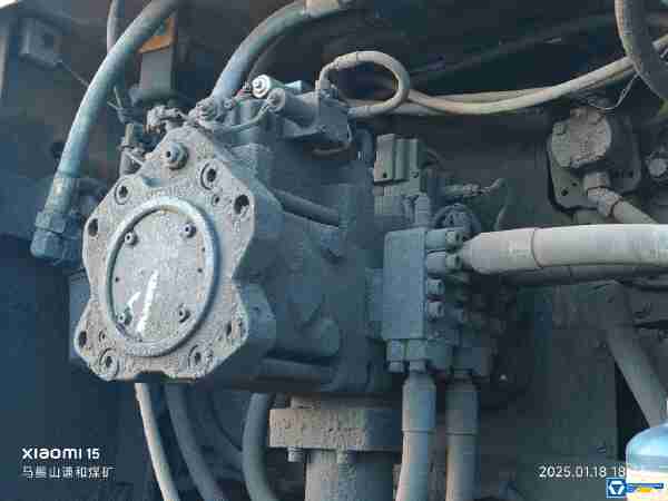 徐工XE750D履帶式挖掘機
