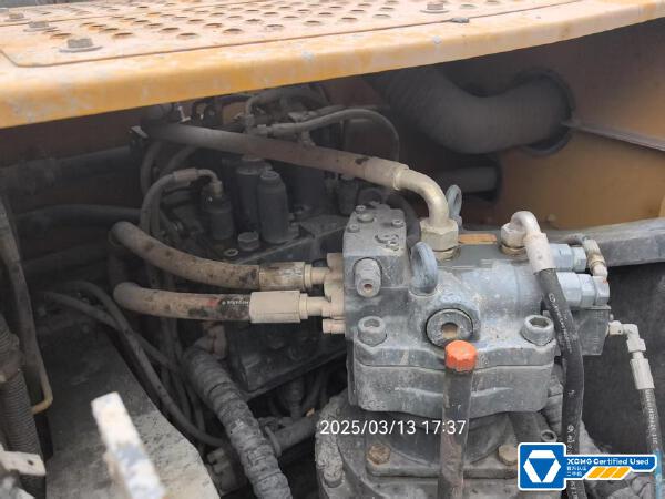 徐工XE245DK履带式挖掘机