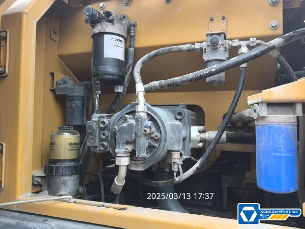 徐工XE245DK履带式挖掘机