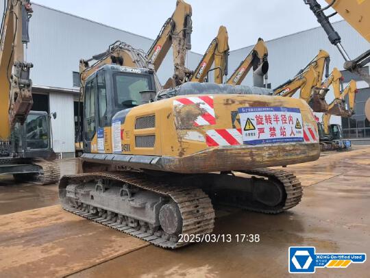徐工XE245DK履带式挖掘机