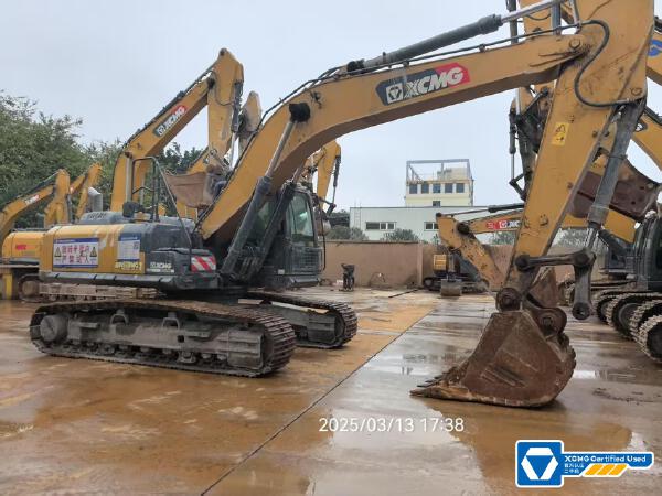 徐工XE245DK履带式挖掘机